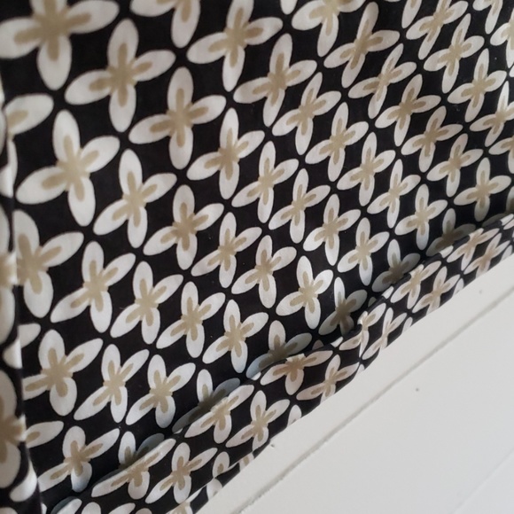 Liz Claiborne sloan print shorts - Picture 2 of 6